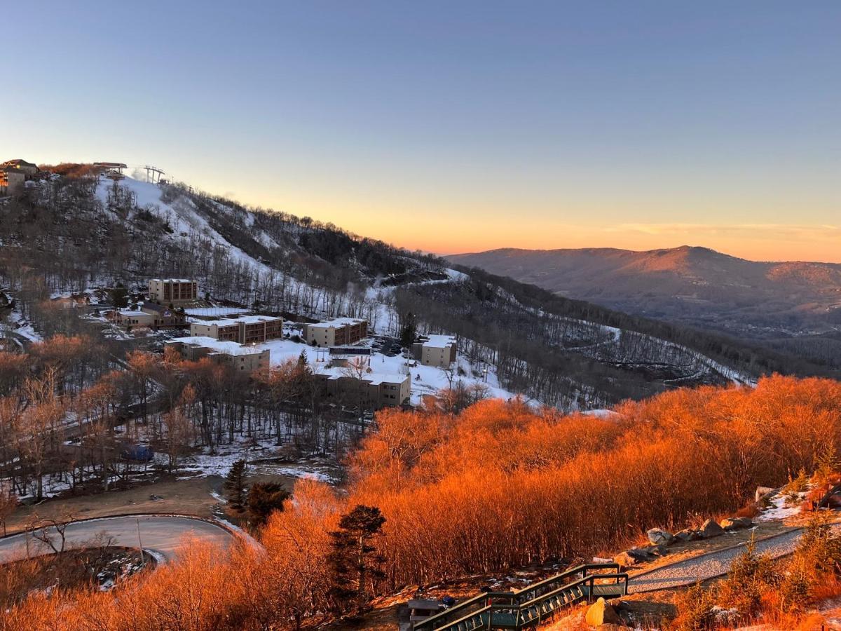 On Top Of The World At Sugar Top Resort Sugar Mountain Eksteriør billede